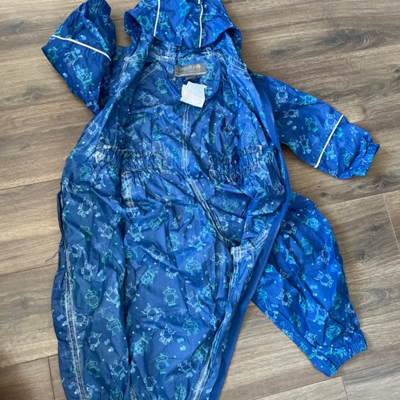3/$20 Regatta Toddler Rain suit - Picture 6 of 7